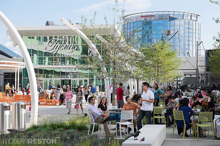 20140824-231-New-plaza-at-Tysons-Corner-mall