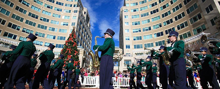 Reston Holiday Parade marching band